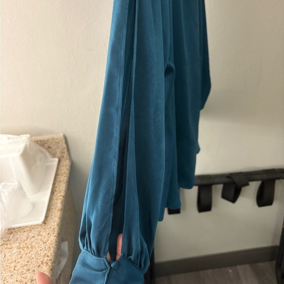 Elegant Teal Women's Top - Picture 4 of 7